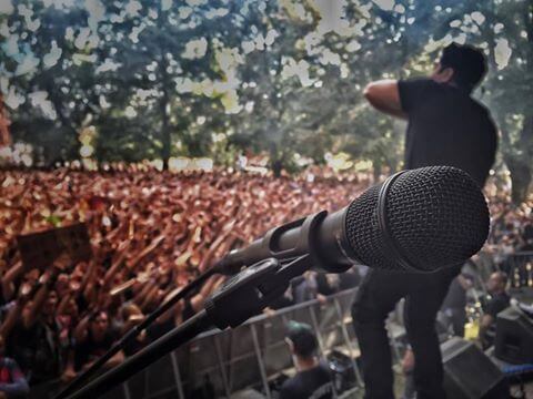 VIDEO: Zebrahead tests Audio-Technica AT2010 condenser mics on tour