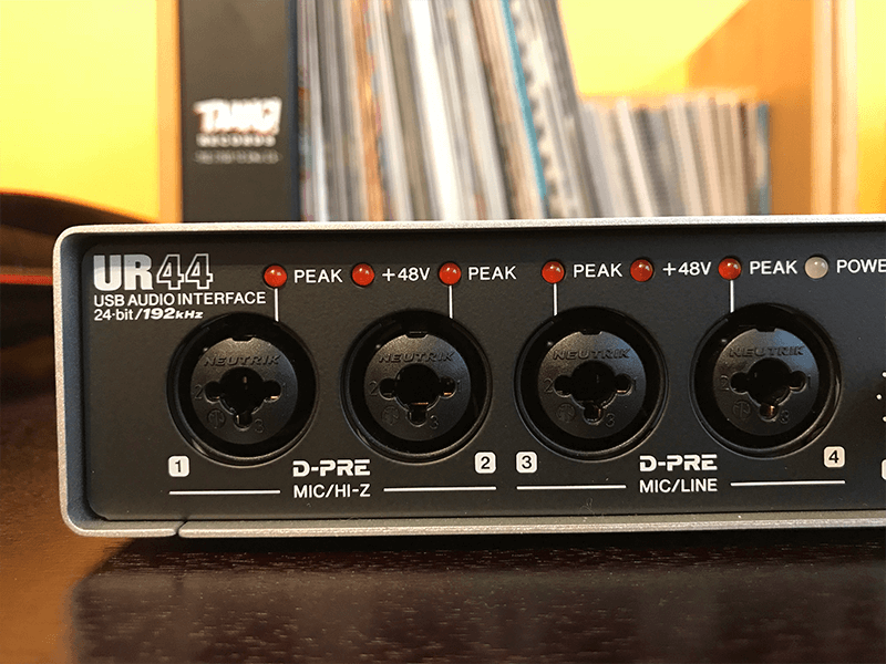4 front-panel inputs on the Steinberg UR44 USB audio interface