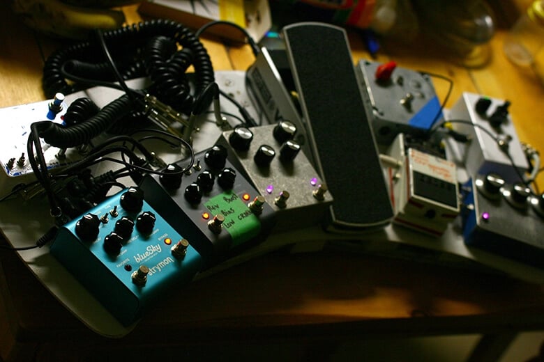 HOW TO USE CHORUS, COMPRESSOR & REVERB PEDALS — THE RIGHT WAY!