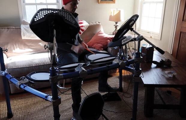 Two Real World Reviews Of The Simmons Sd2000 Electronic Drum Kit