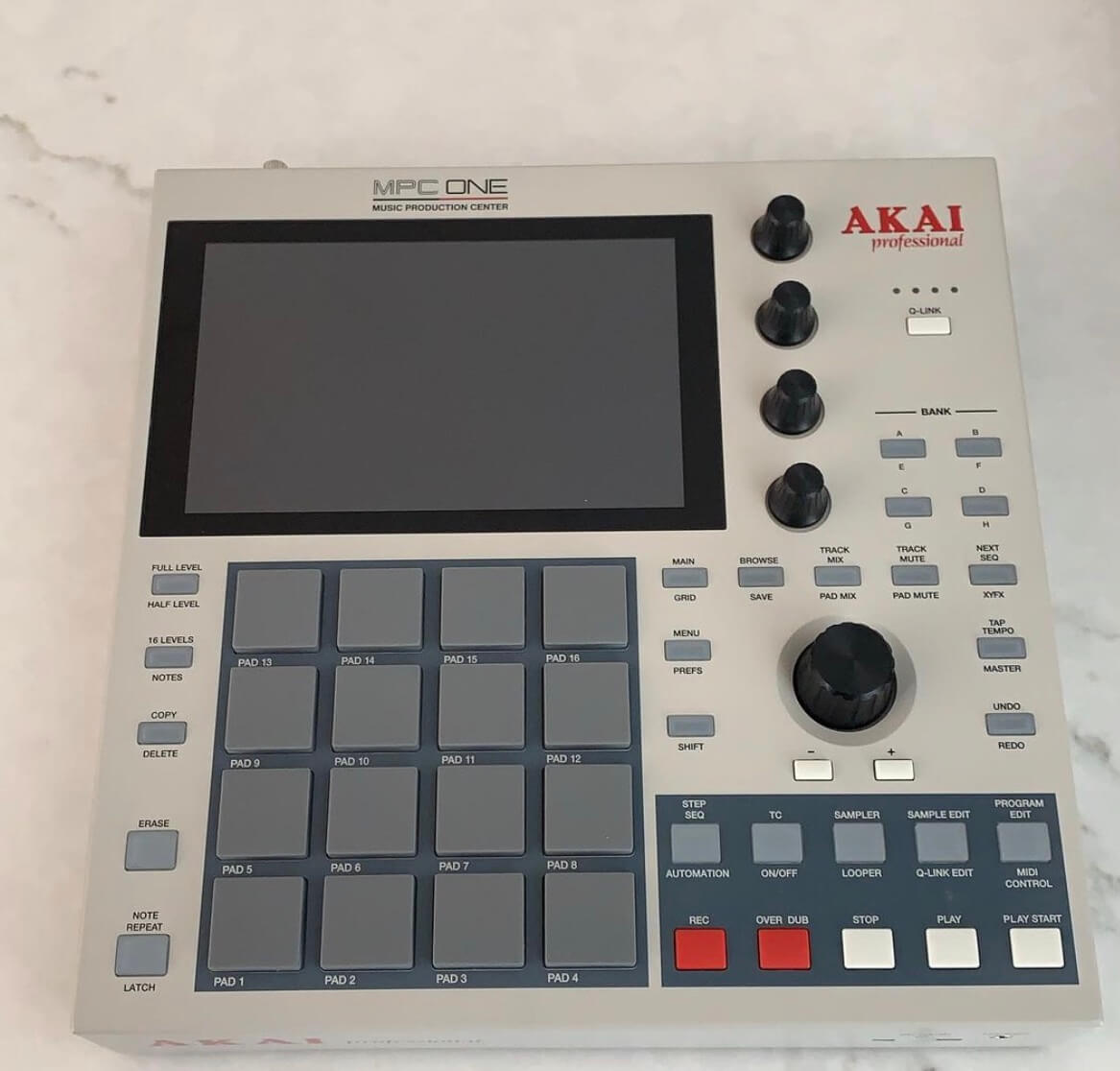 akai professional mpc one retro