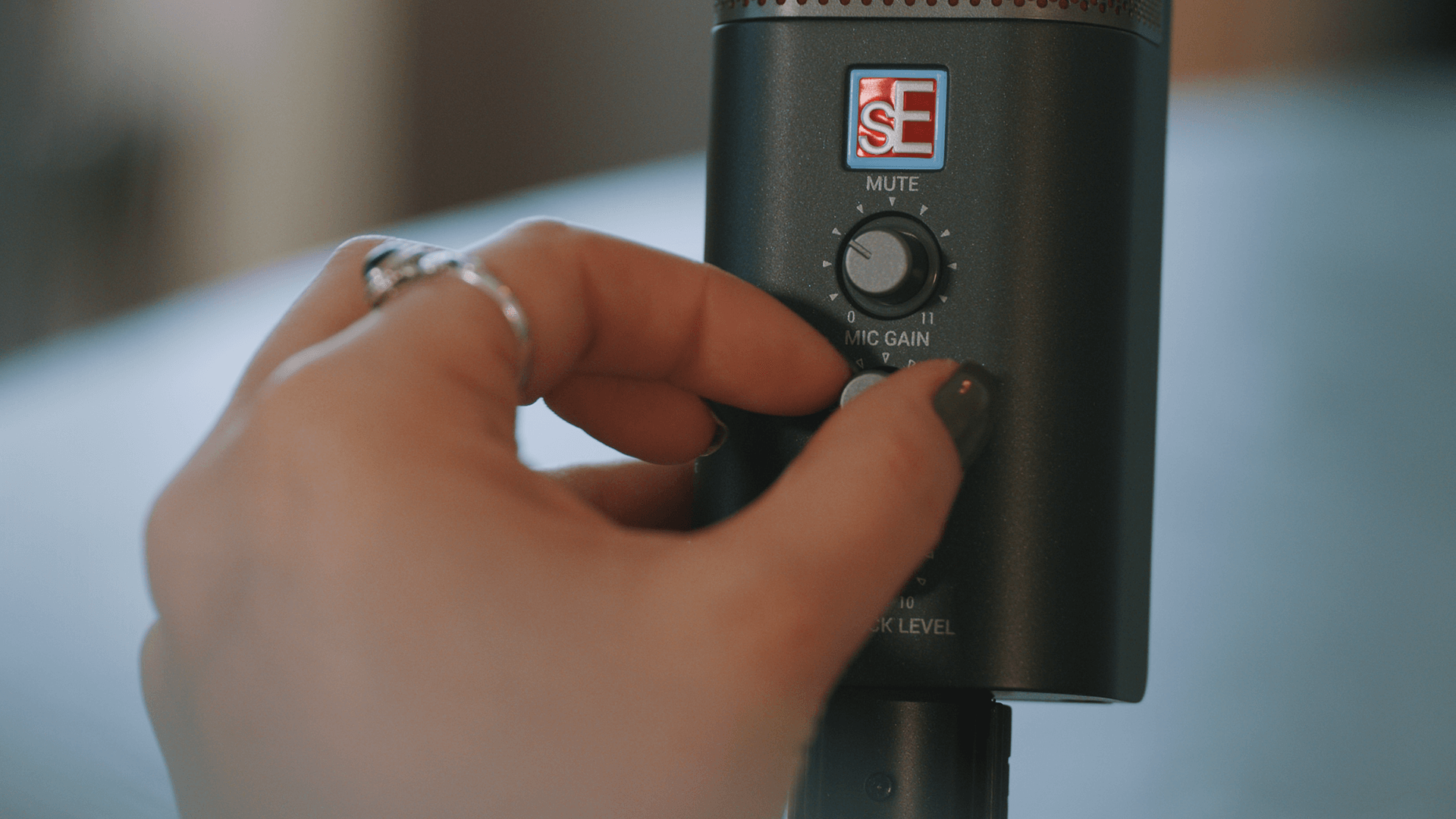 sE Electronics Introduces the NEOM USB Microphone