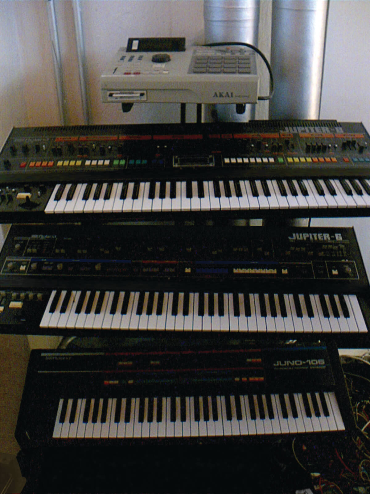 HOW TO KEEP YOUR VINTAGE SYNTHS SINGING