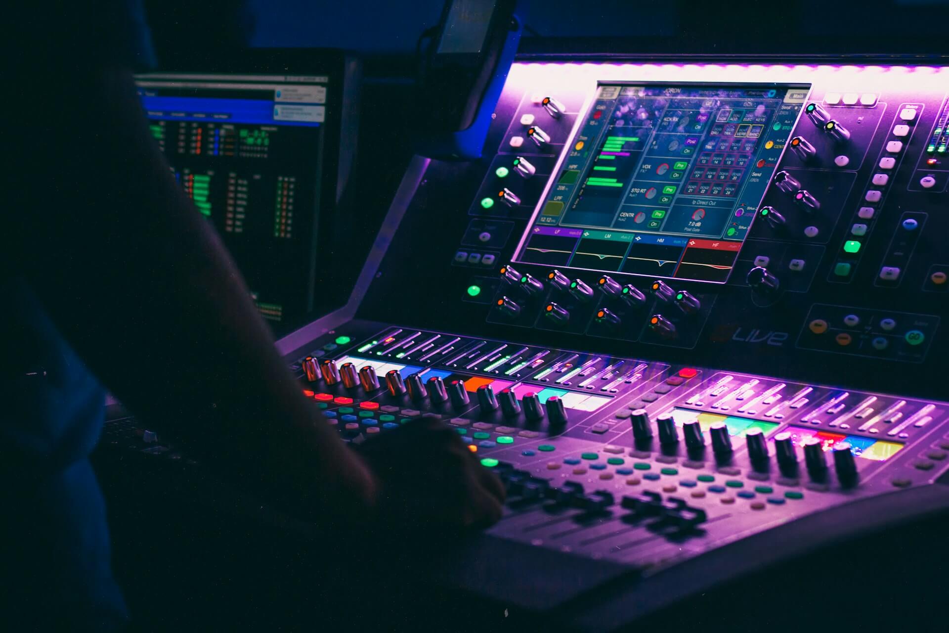 Using boom sound effects in a professional way for music release trailers
